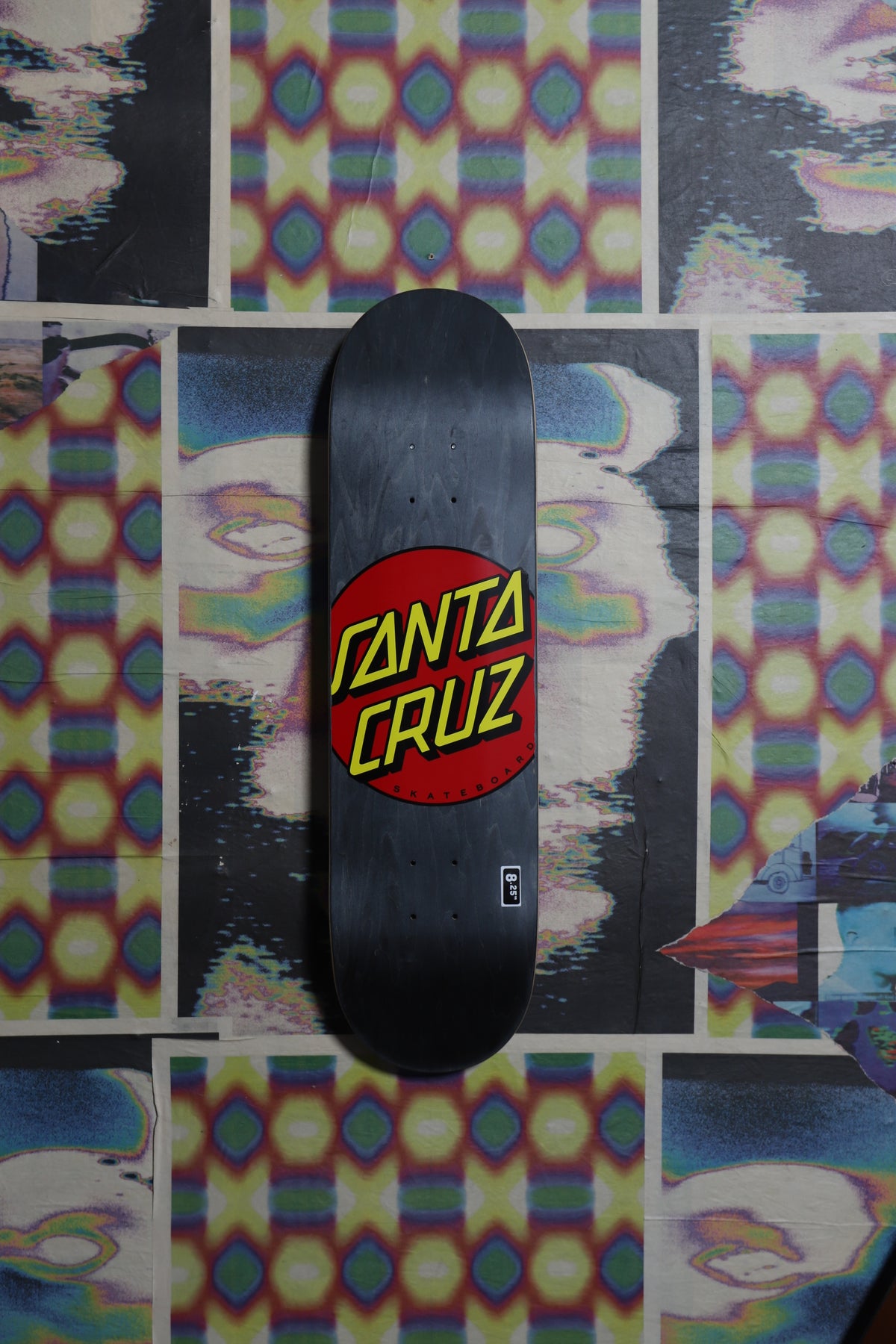 Santa Cruz “Dot” (Black) Deck 8.25