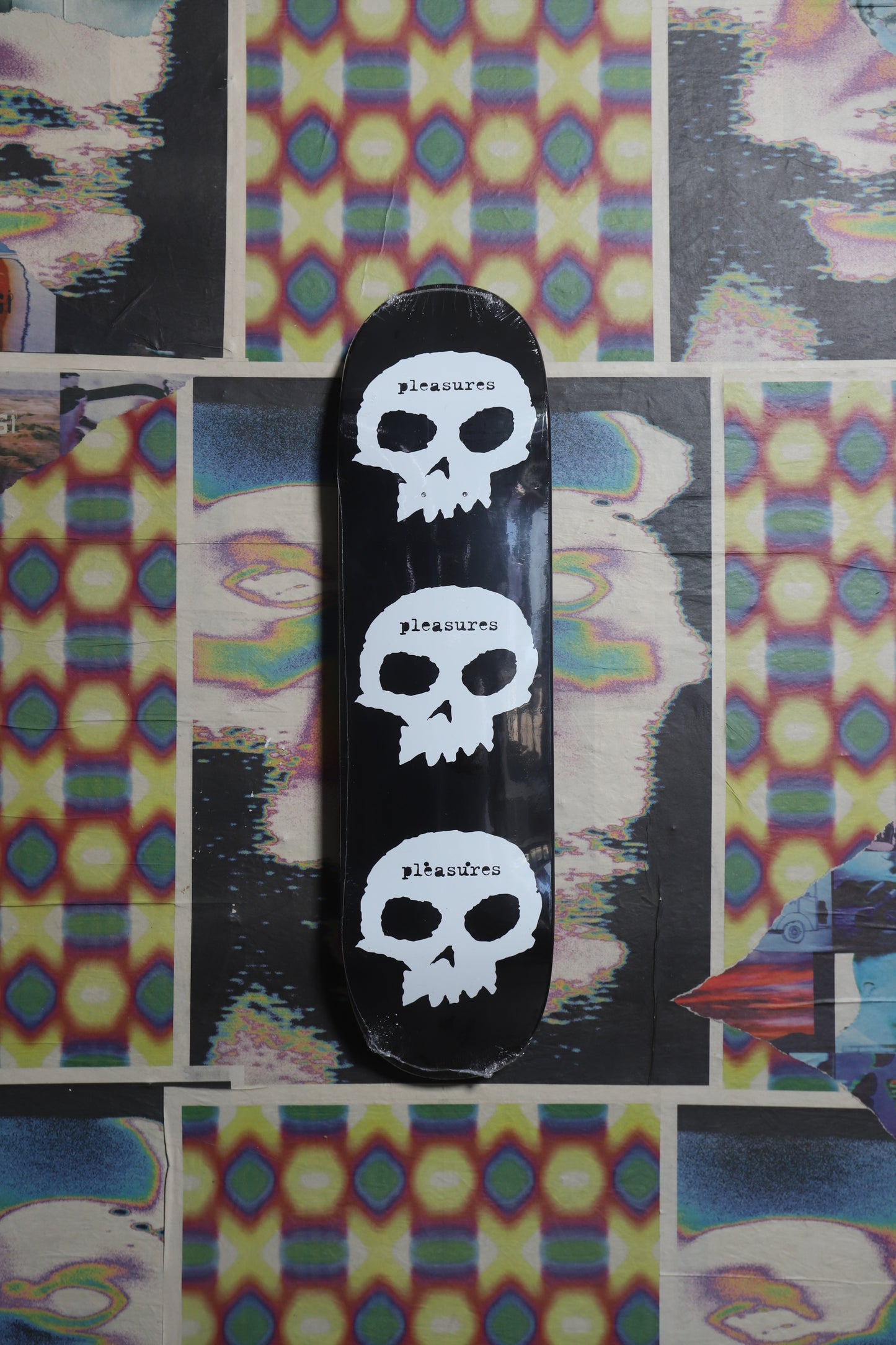 Zero X Pleasures “3 Skull” Deck 8.25